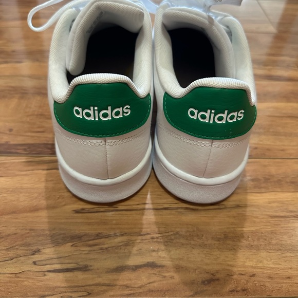 NWOT Adidas Classic White and Green Shoes - Picture 5 of 9